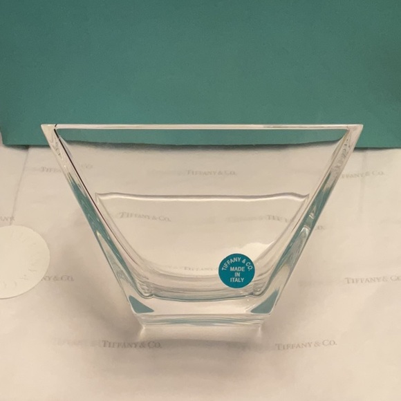 NWT Tiffany & Co. Vintage Crystal Bowl - Picture 3 of 11